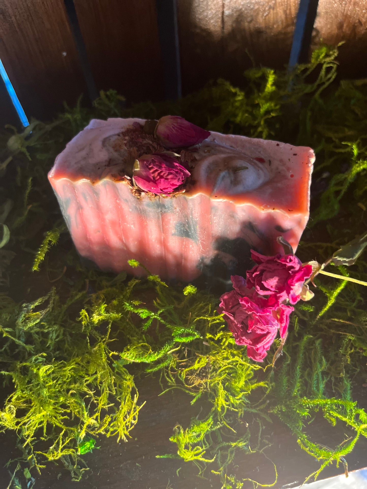 Midnight Rose Bar – Luxurious Floral Glow